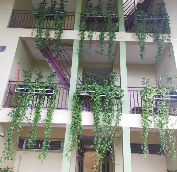 Schronisko Phalla Riverside