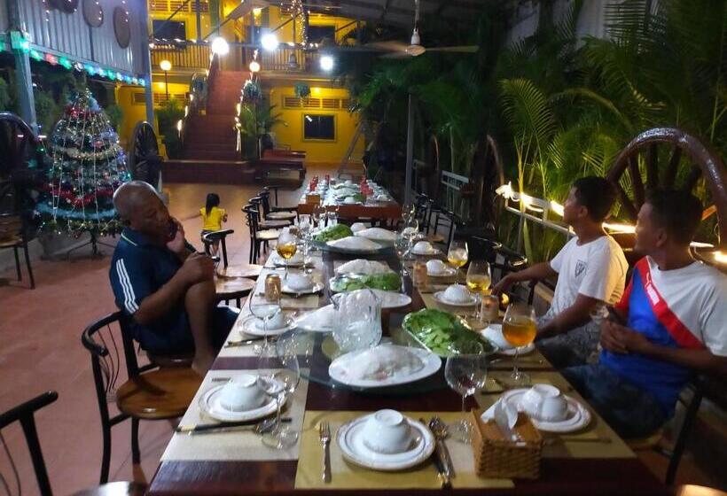 Schronisko Phalla Riverside