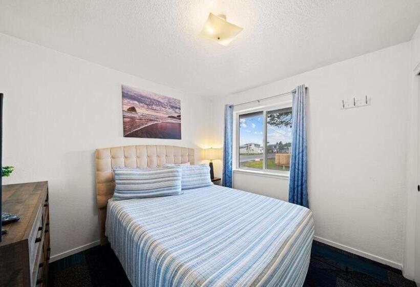 הוסטל Surf & Sand Inn