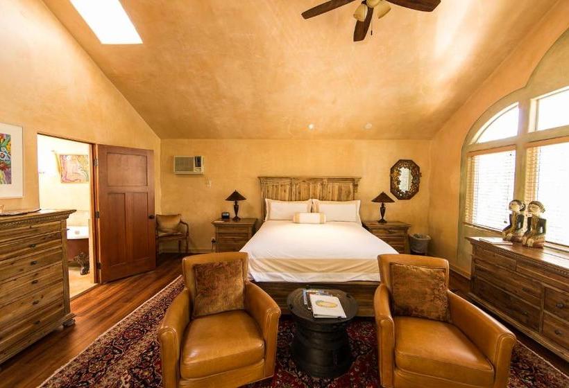 فندق صغير The Emerald Iguana Inn