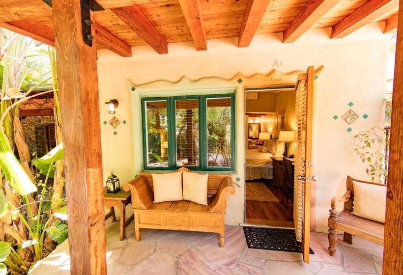 فندق صغير The Emerald Iguana Inn