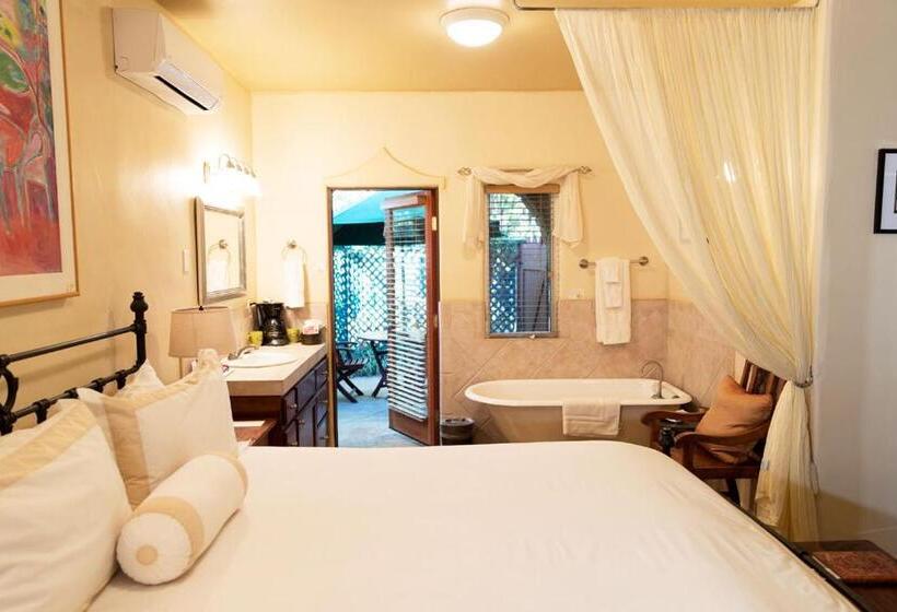 فندق صغير The Emerald Iguana Inn