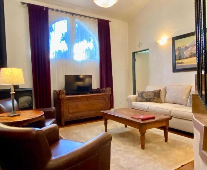 فندق صغير The Emerald Iguana Inn