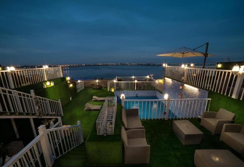 Golden Garden Al Corniche