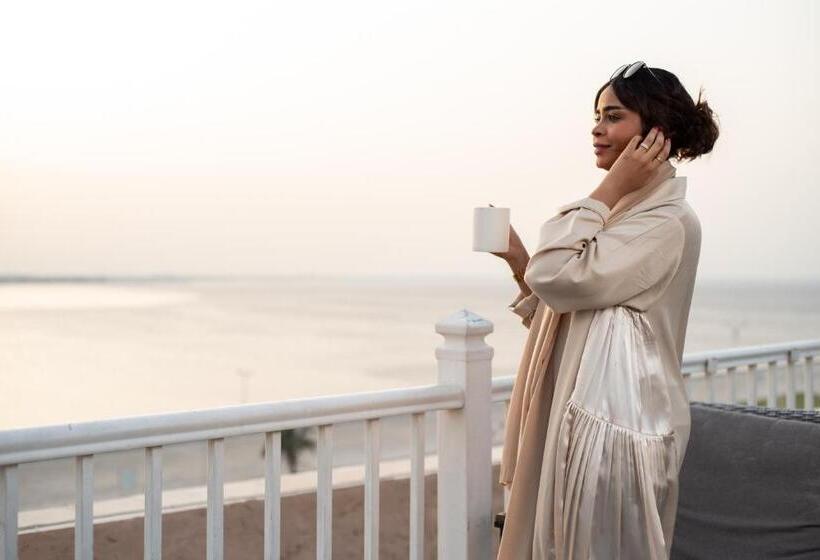 Golden Garden Al Corniche