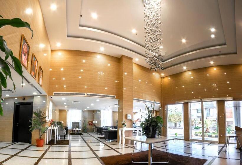 Golden Garden Al Corniche