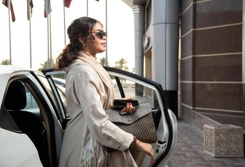 Golden Garden Al Corniche