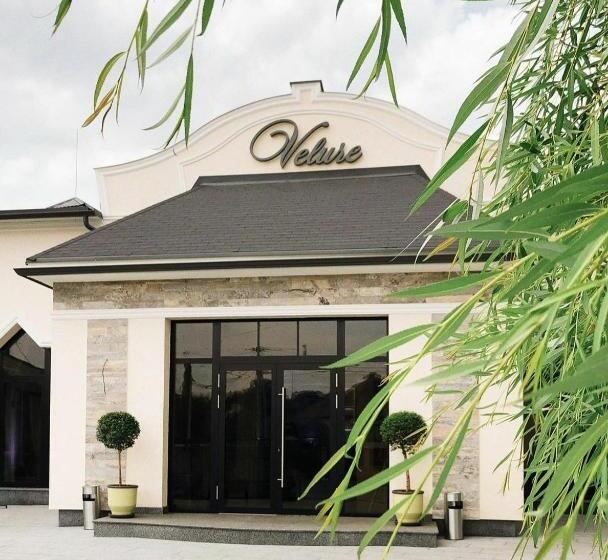 בית מלון כפרי And Restaurant Velure