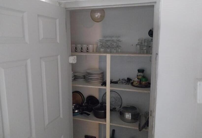 بنسيون Arnheim Guesthouse