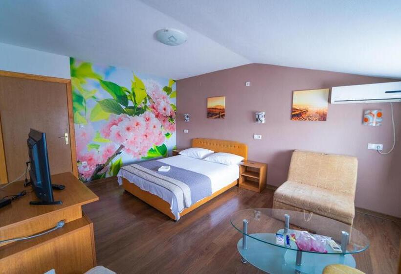 پانسیون Guest House Babilon