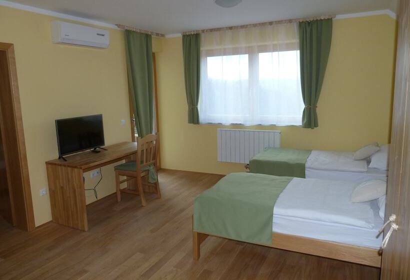 پانسیون Guest House Eco Vila Mila