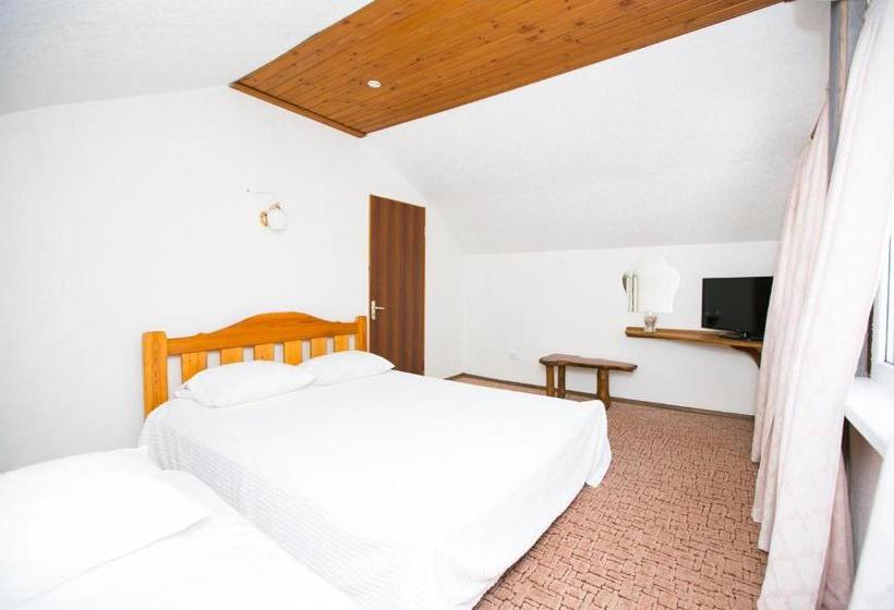 پانسیون Guest House Lavr