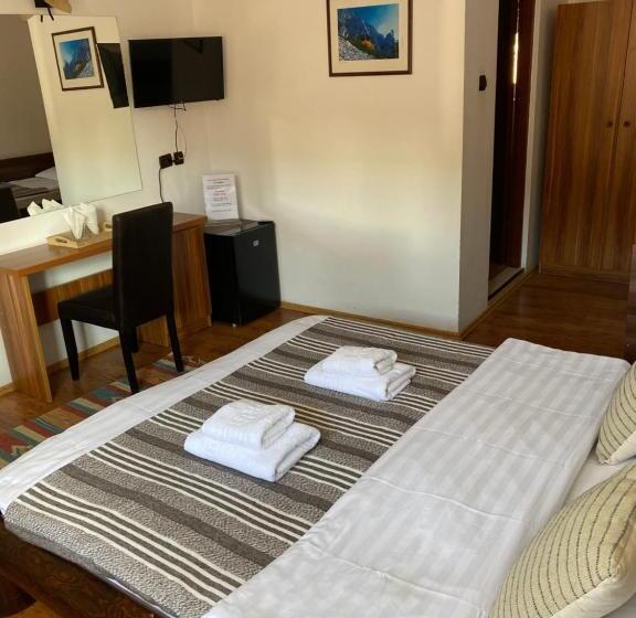 펜션 Guest House Piatra Craiului