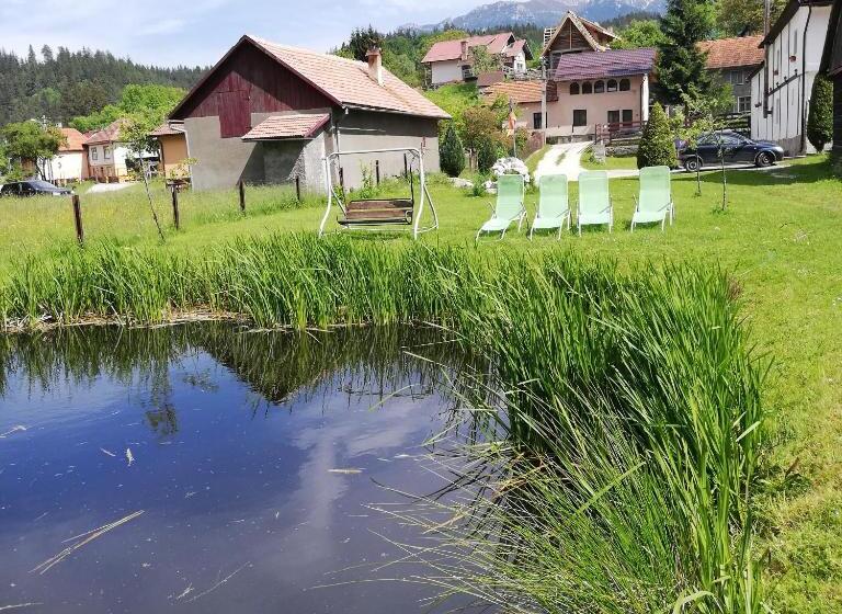 펜션 Guest House Piatra Craiului