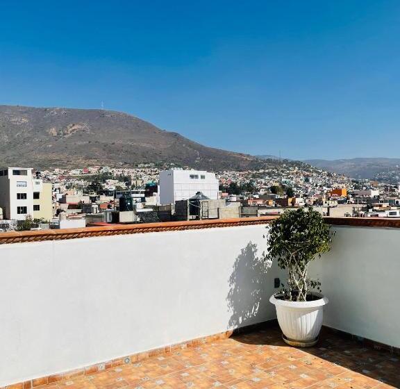 بنسيون Hostal Makea Pachuca