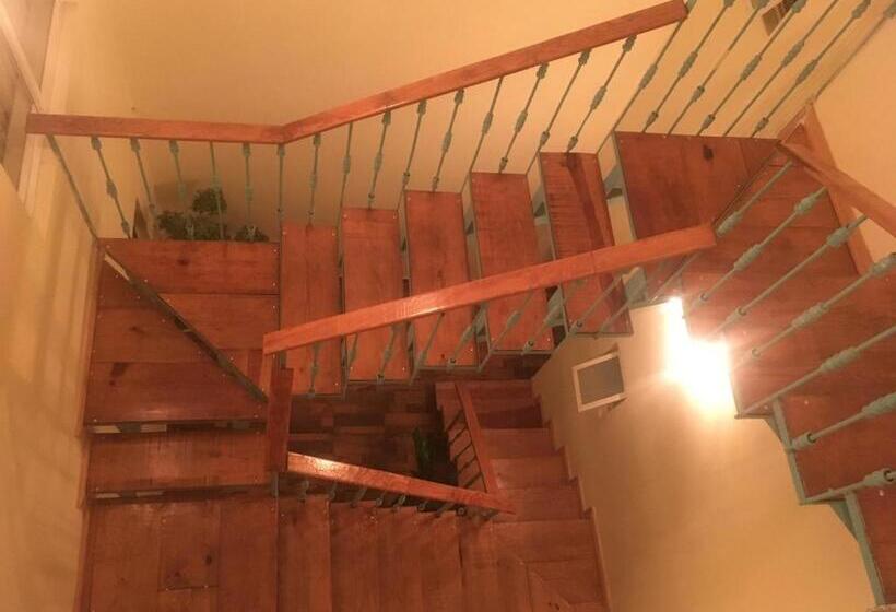 Пансион Hostal Makea Pachuca