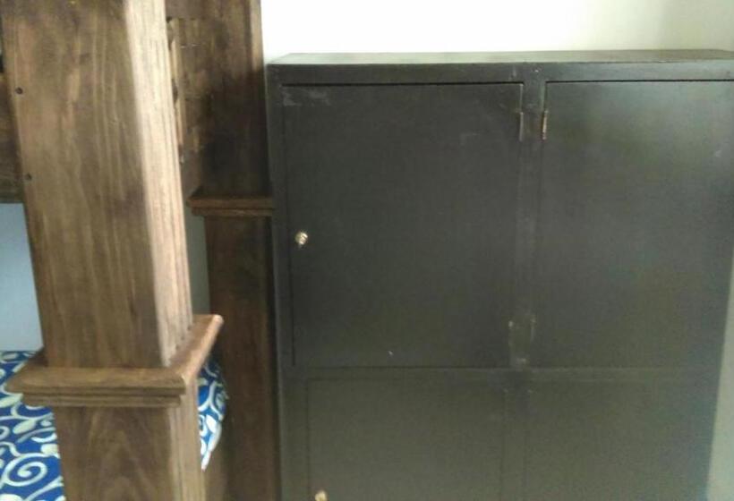 Пансион Hostal Makea Pachuca