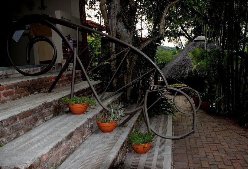 ペンション Lost Trail Bed And Breakfast