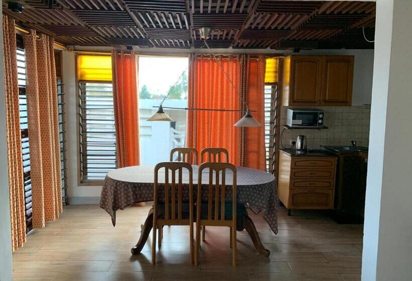 پانسیون Malcom Residence