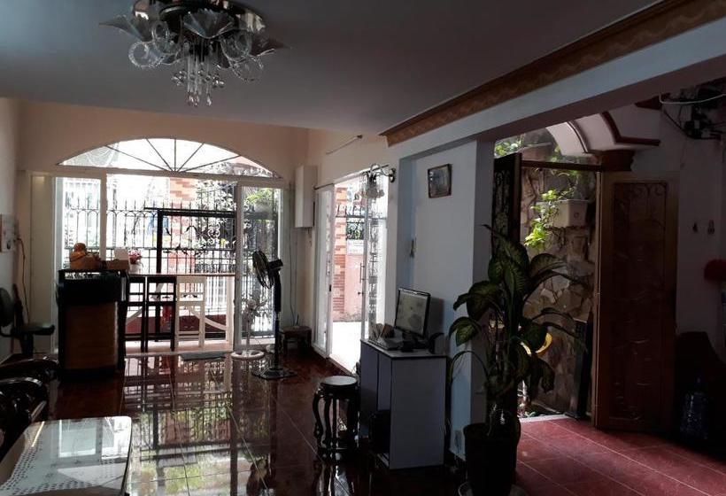 پانسیون Miss Loi Guest House