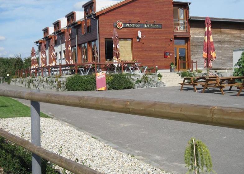 بنسيون Penzion Jízdárna Suchá