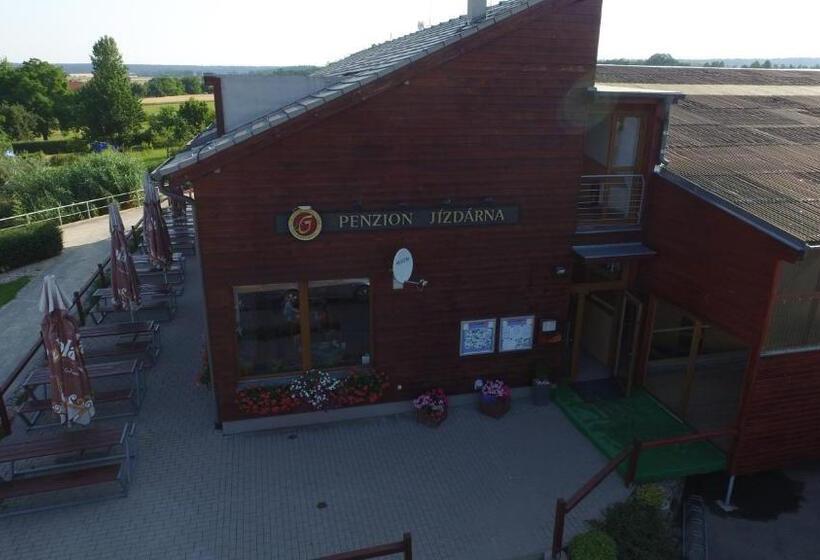 بنسيون Penzion Jízdárna Suchá