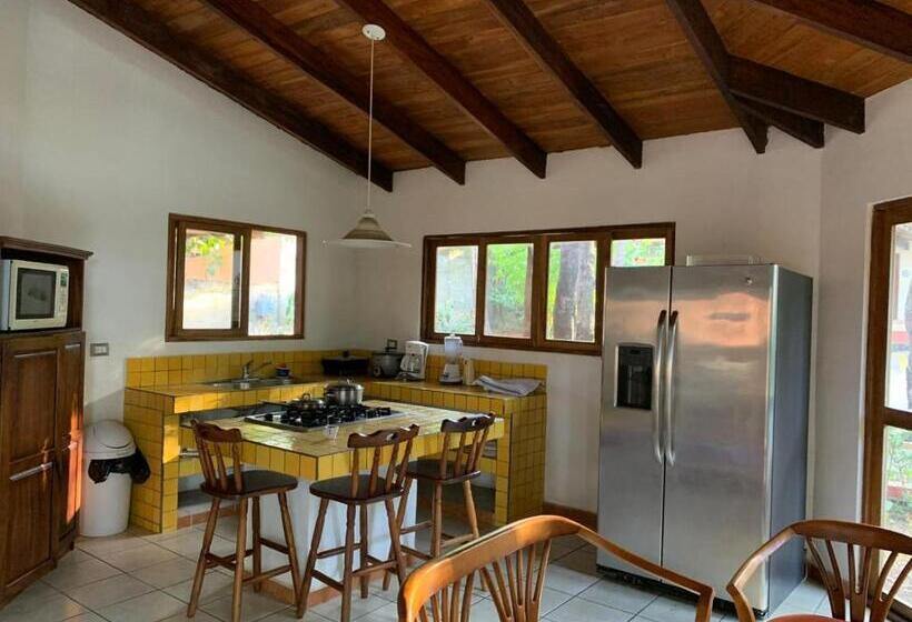 بنسيون Villas Playa Hermosa Beach