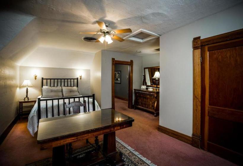 Общежитие The Rogers House Inn Bed And Breakfast