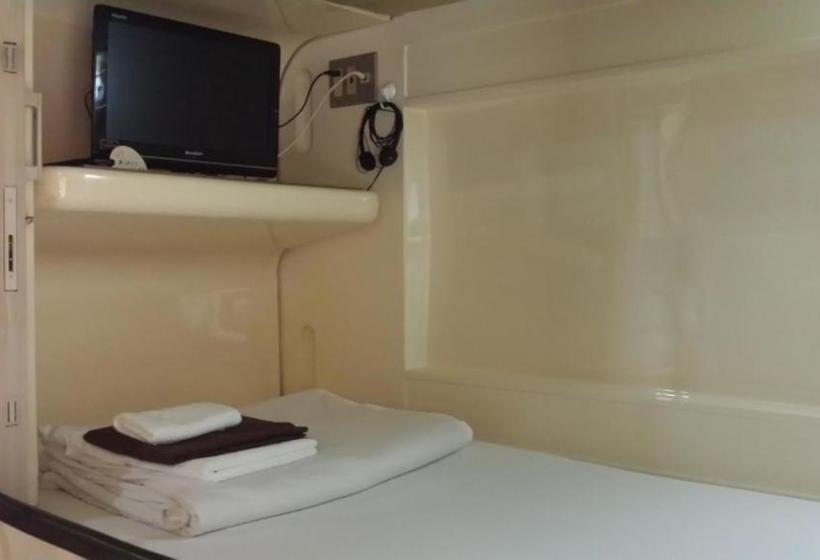 Capsule Hotel Honcho