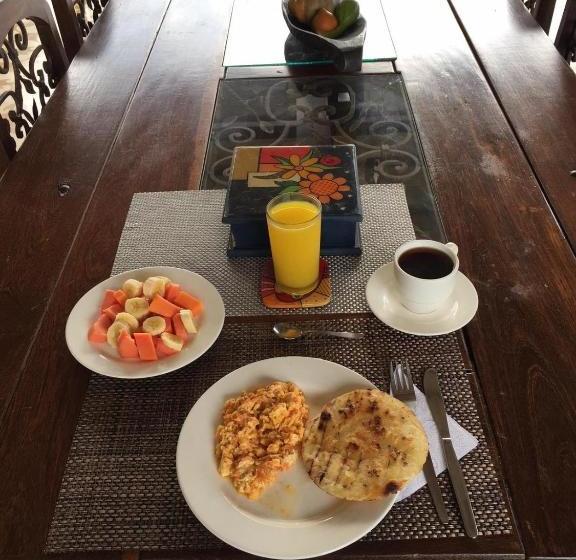 هتل Hacienda El Samán