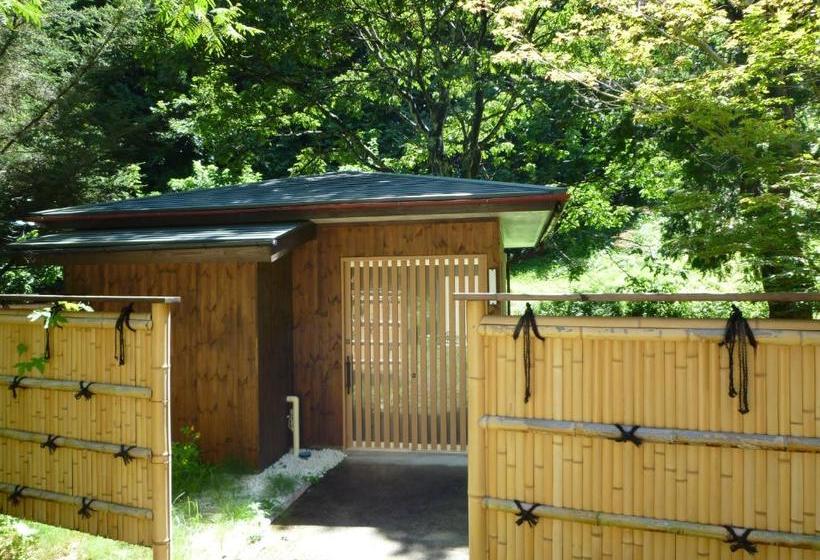 פנסיון Anzuan Nishida