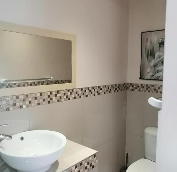 פנסיון Aviento Guesthouse