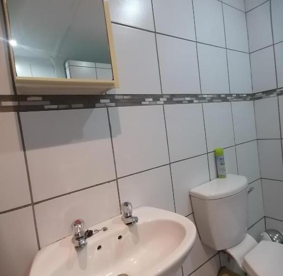 פנסיון Aviento Guesthouse