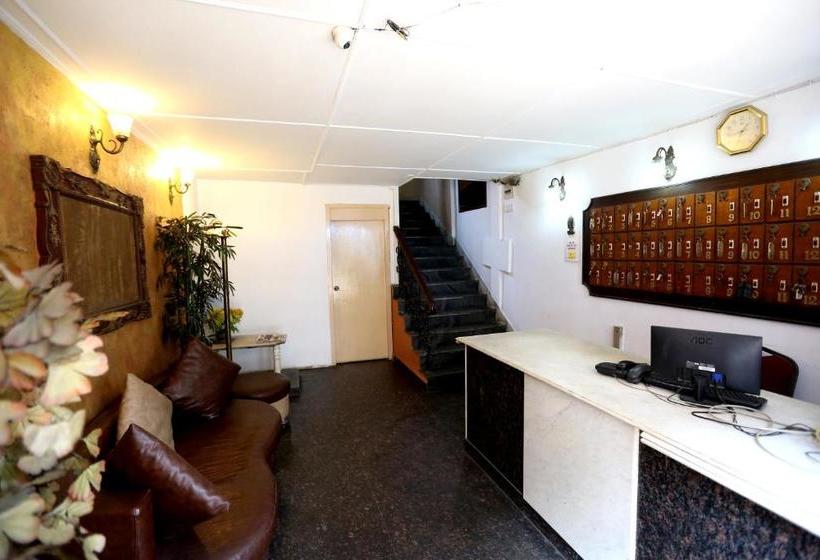 פנסיון Central Guest House