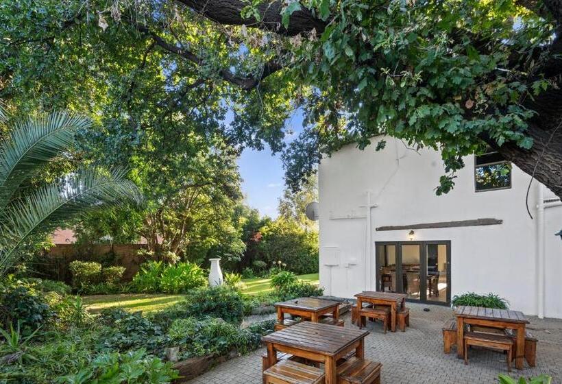 بنسيون De Akker Guest House