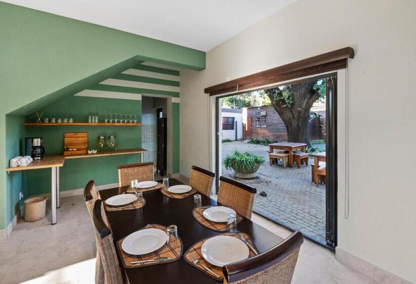 بنسيون De Akker Guest House