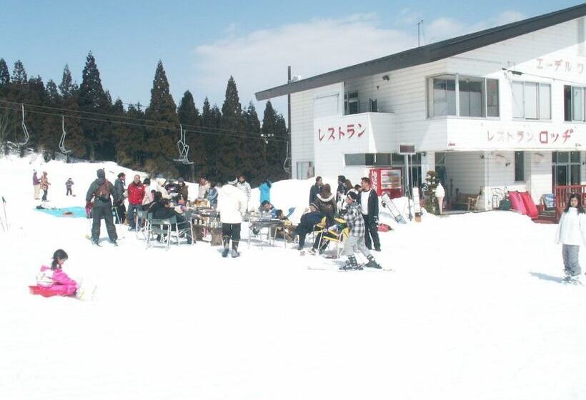 بنسيون Edelweiss Akakura