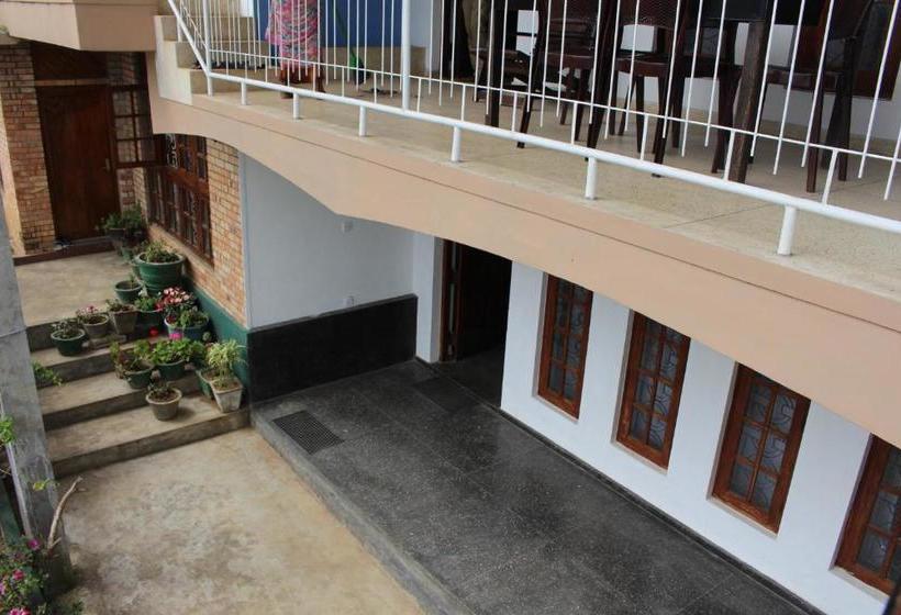 بنسيون Farah Guest Inn