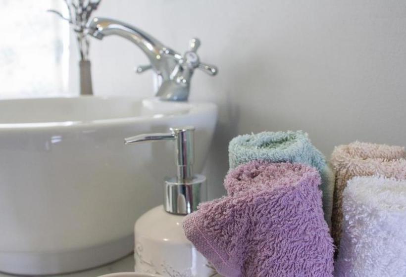 膳宿费 Lavender Lane