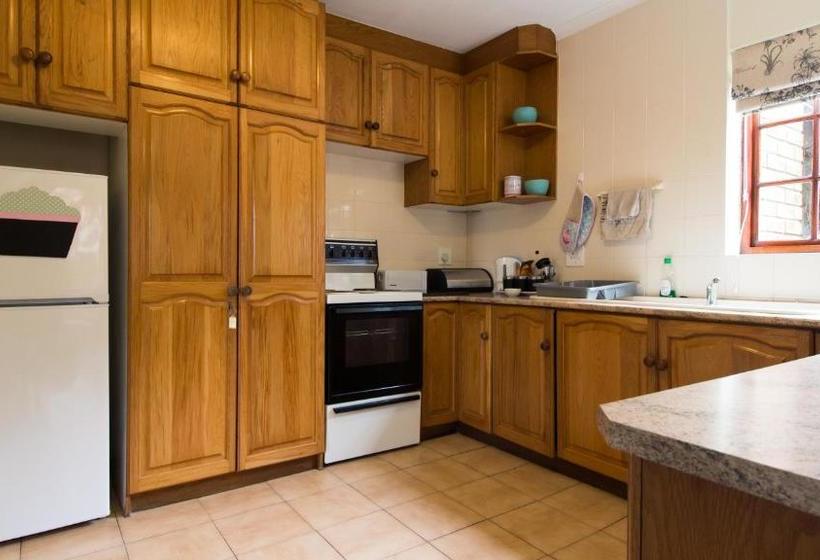 膳宿费 Lavender Lane