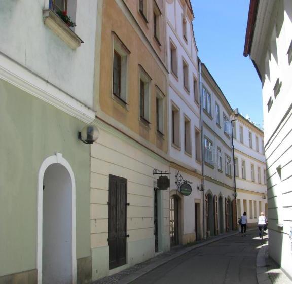 پانسیون Penzion 102