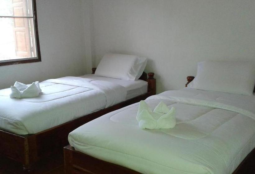פנסיון Phonephithak Guesthouse