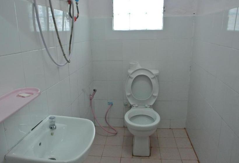 פנסיון Phonephithak Guesthouse