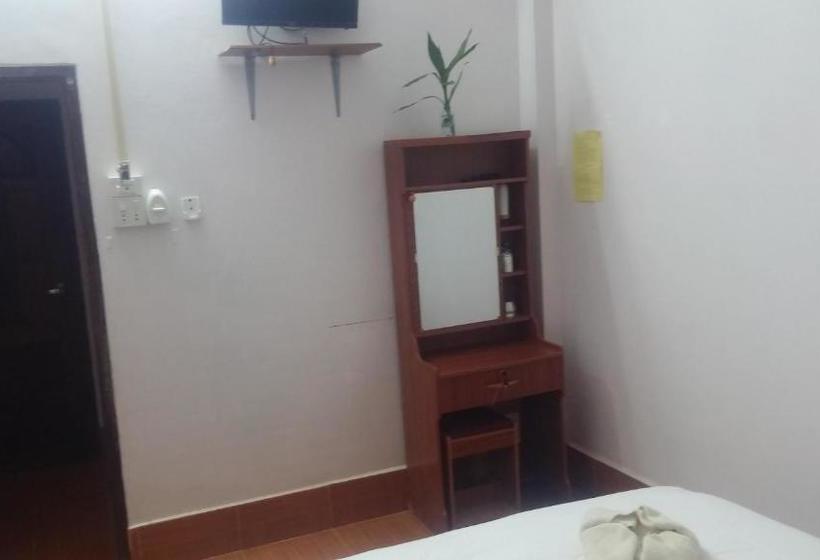 פנסיון Phonephithak Guesthouse