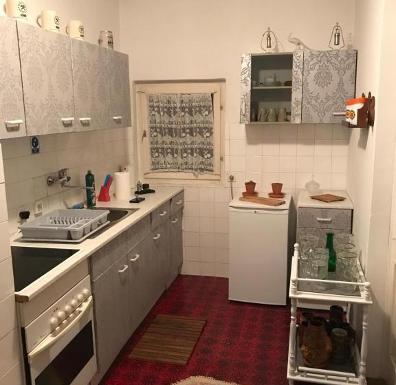 پانسیون Prenociste Chardak