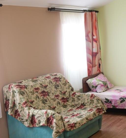 پانسیون Roza Guest House