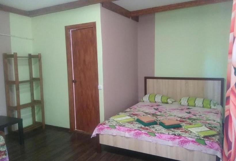 پانسیون Roza Guest House