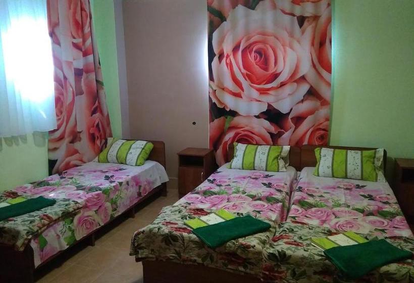 پانسیون Roza Guest House