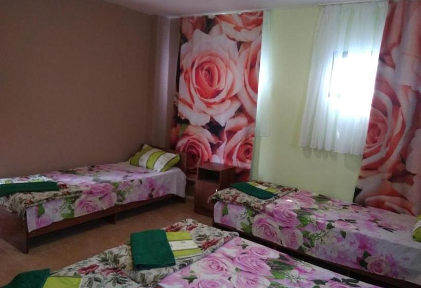 پانسیون Roza Guest House