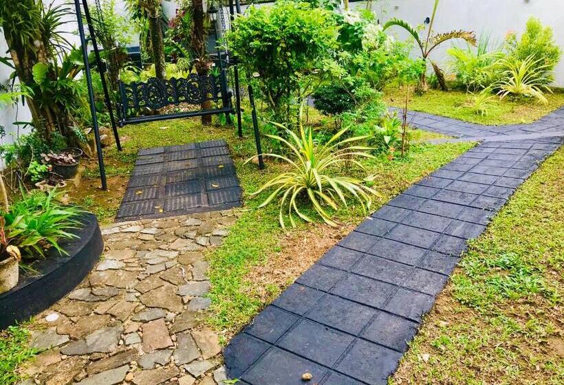 Pensão Travellers Halt